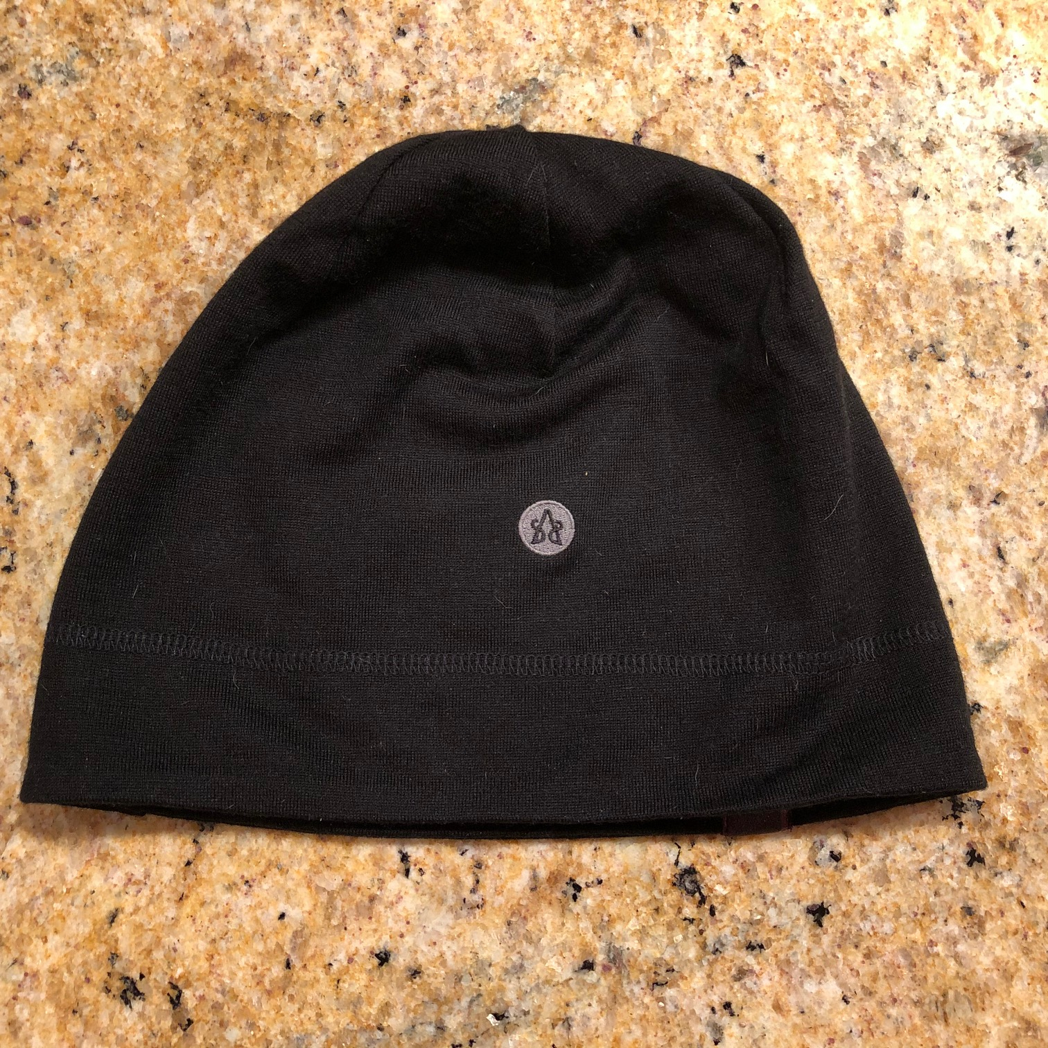 Shola 230 Esker Hat with Emblem