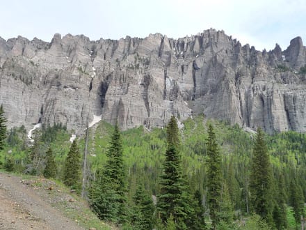 banded-peak-valley