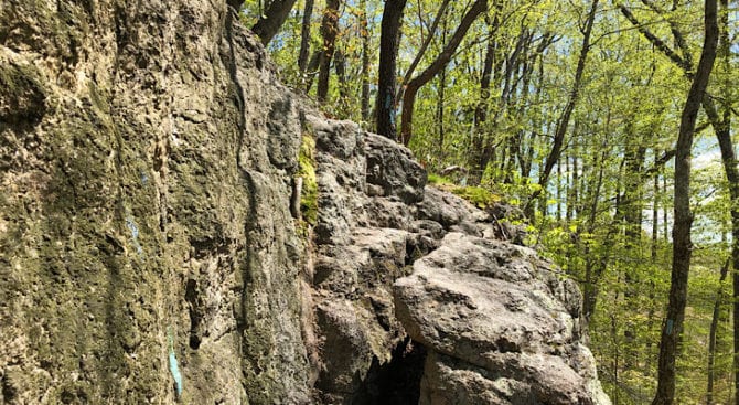 rock crevice on the mattabeset NET