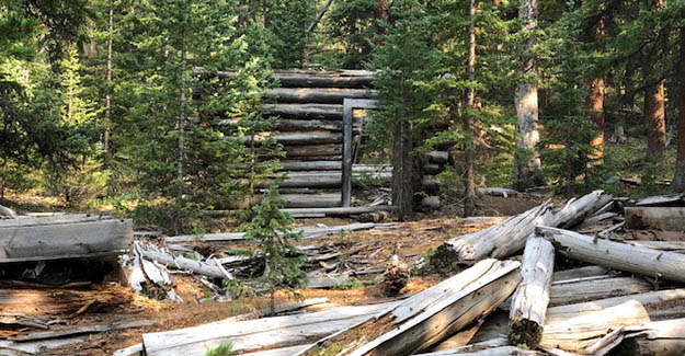 Homestead Cabins Along the Colorado Trail on the Way to Hope Pass