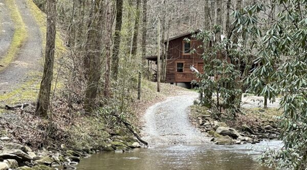 Survivalist House on Ellis Creek on the BMT